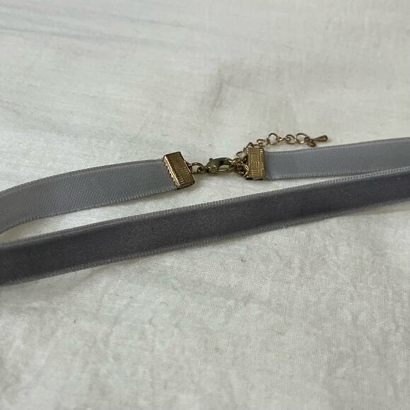 Gray velvet choker necklace, whimsigoth indie boho grunge goth Y2K - Picture 2 of 4